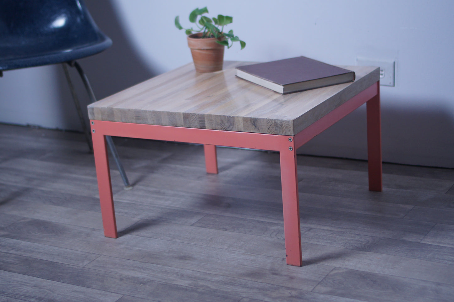 Rosetta coffee table | Small square coffee
